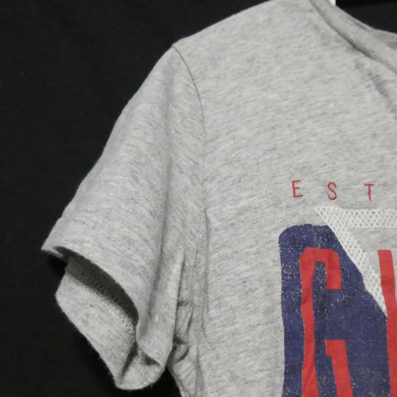 GUESS KIDS medium (5-6) V-neck graphic tee, 100% cotton, GUC - Picture 3 of 10